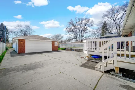 661 West Saint Aubin Drive Addison IL 60101
