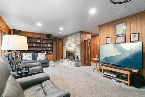 9215 South 83rd Avenue Hickory Hills IL 60457