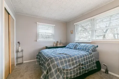 9215 South 83rd Avenue Hickory Hills IL 60457