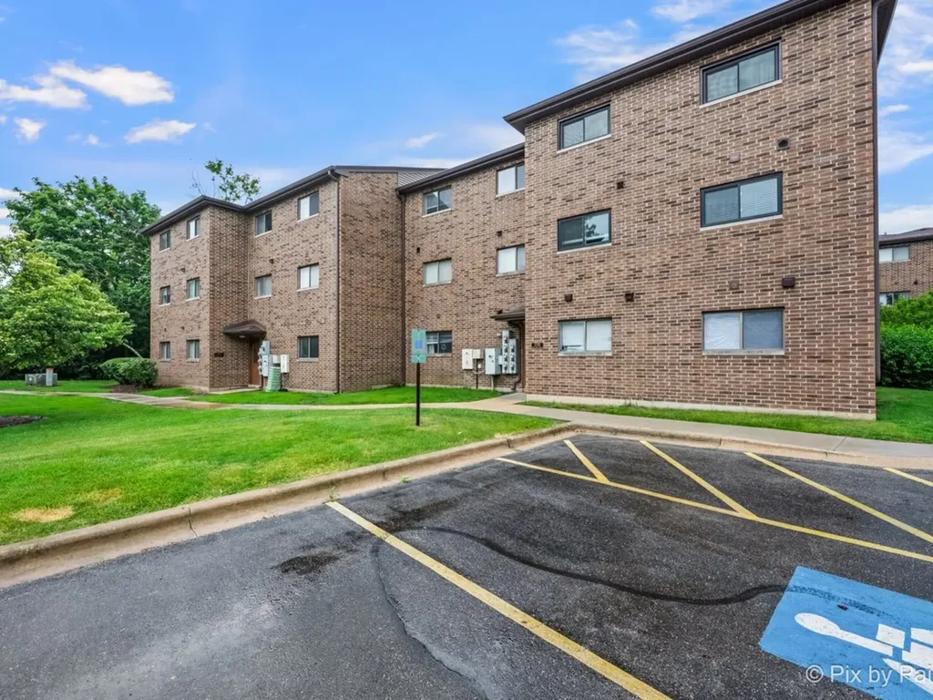 2226 Abbeywood Drive Lisle IL 60532