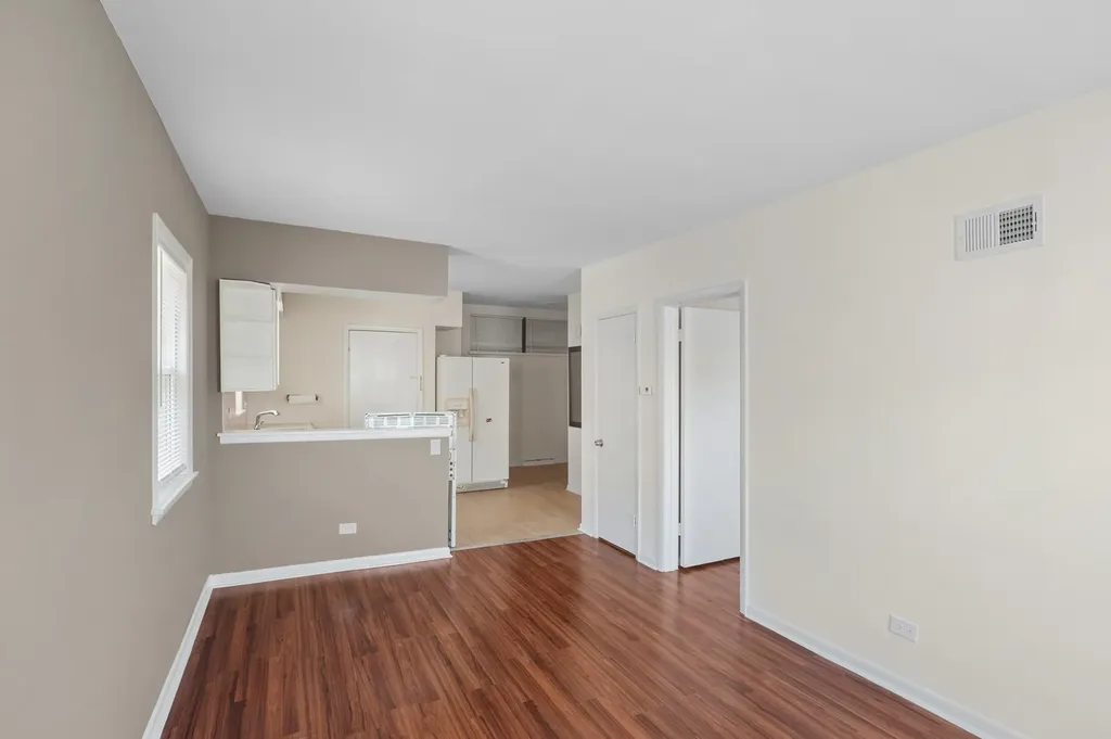 4206 West Lawrence Avenue Chicago IL 60630