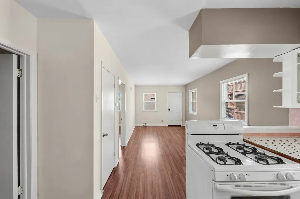 4206 West Lawrence Avenue Chicago IL 60630