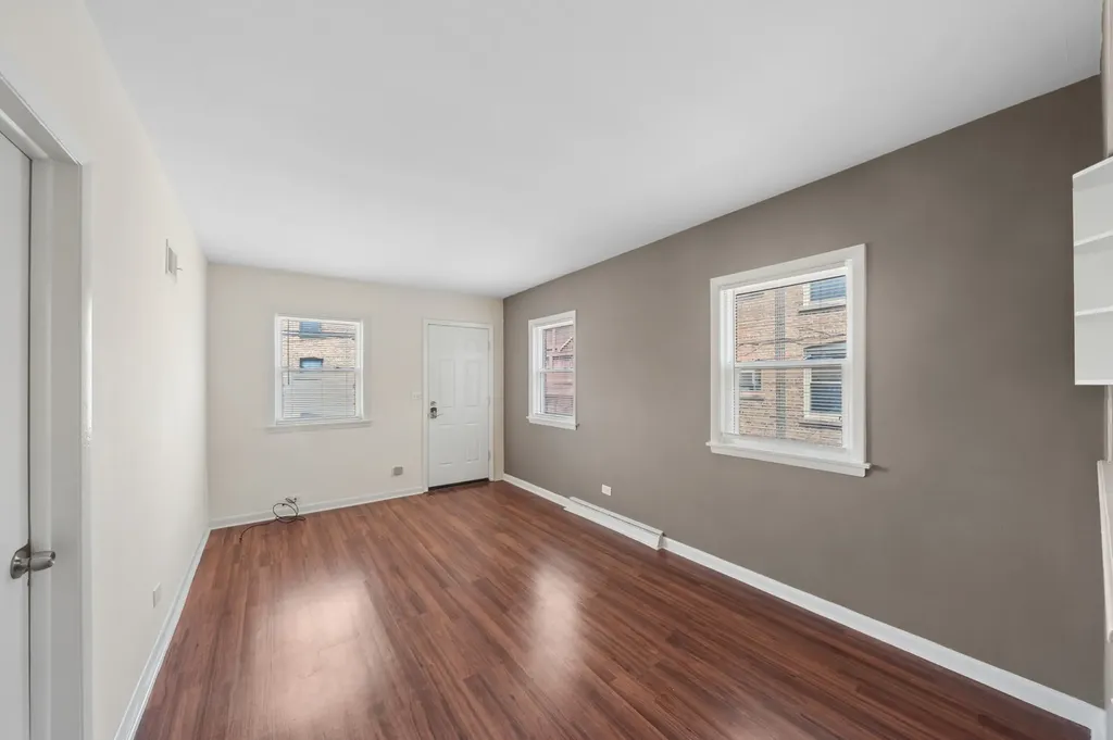 4206 West Lawrence Avenue Chicago IL 60630