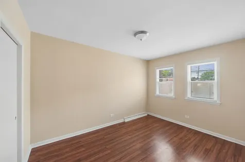 4206 West Lawrence Avenue Chicago IL 60630