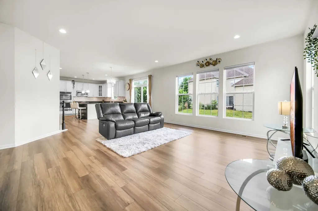 12404 South Blue Water Parkway Plainfield IL 60585