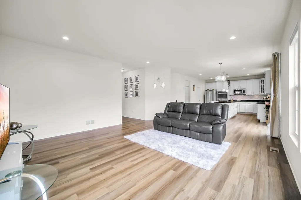 12404 South Blue Water Parkway Plainfield IL 60585