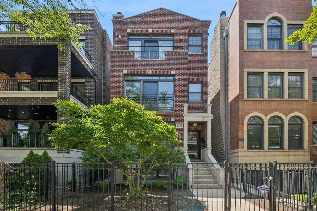 2508 North Southport Avenue Chicago IL 60614