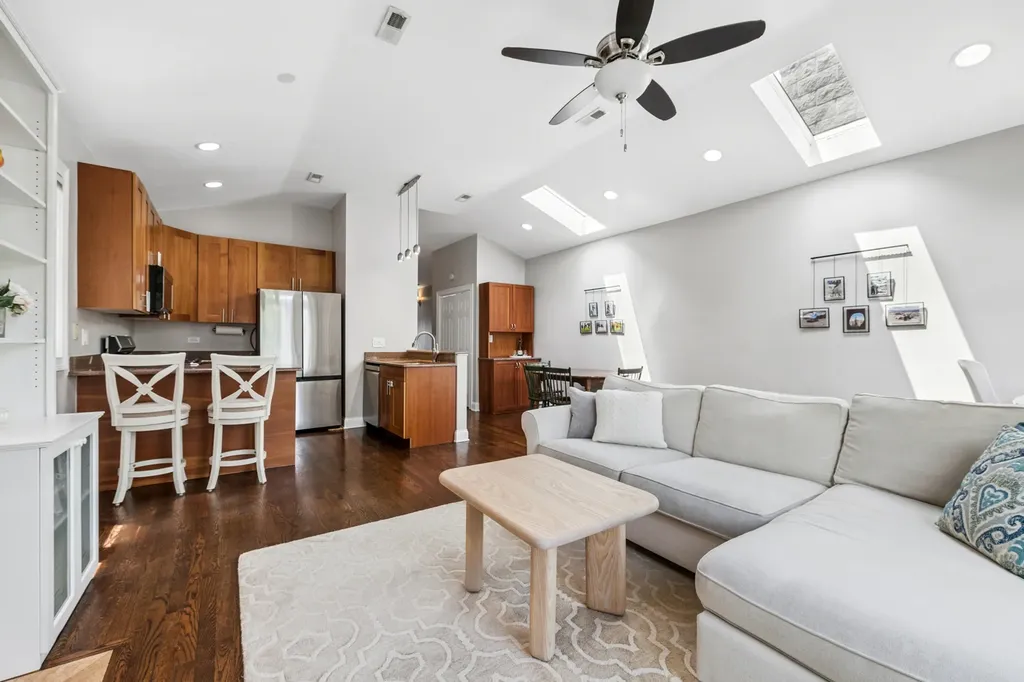 2508 North Southport Avenue Chicago IL 60614