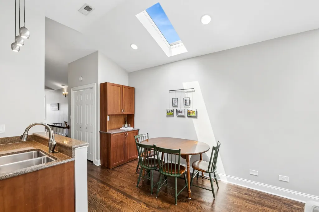 2508 North Southport Avenue Chicago IL 60614