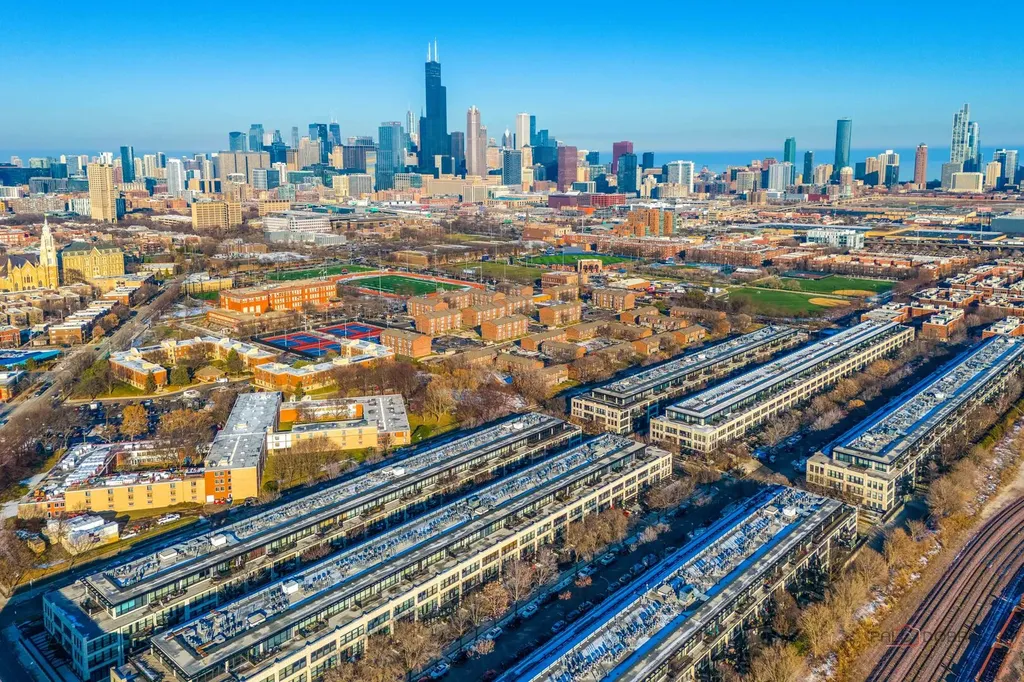 1151 West 14th Place Chicago IL 60608