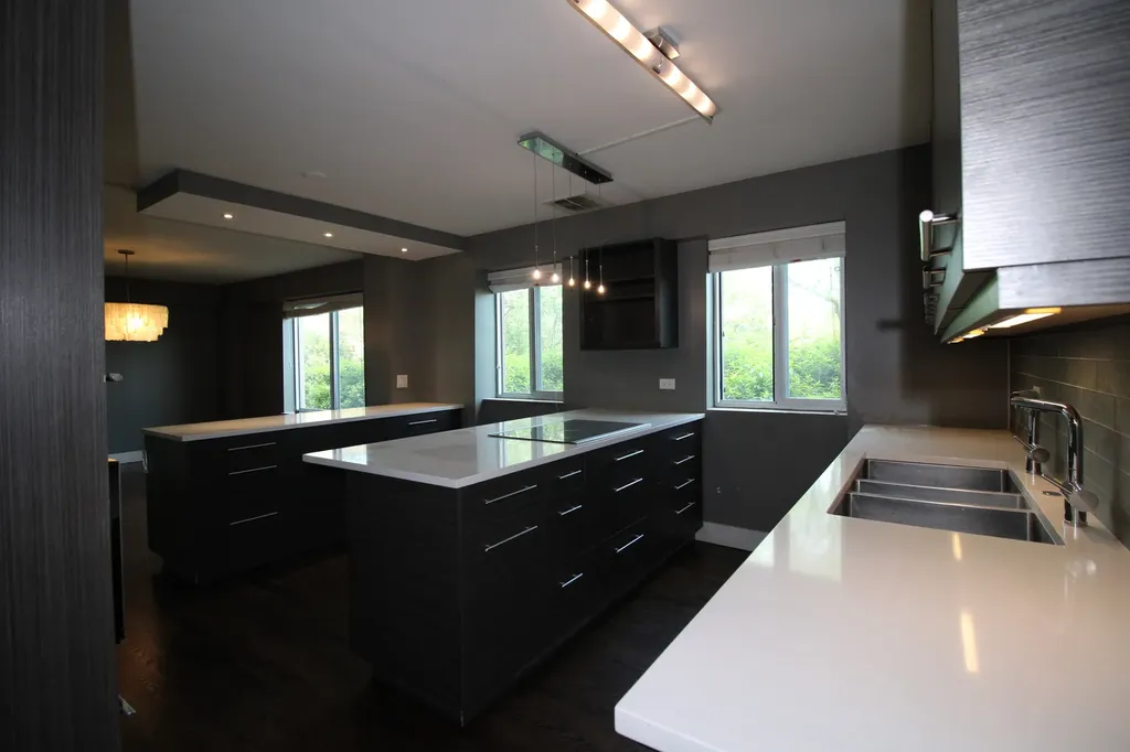 7061 North Kedzie Avenue Chicago IL 60645