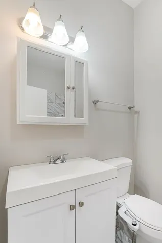 6438 South Eberhart Avenue Chicago IL 60637