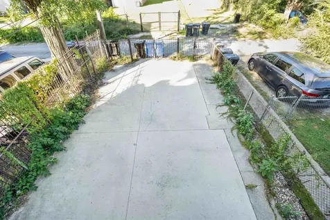 6438 South Eberhart Avenue Chicago IL 60637