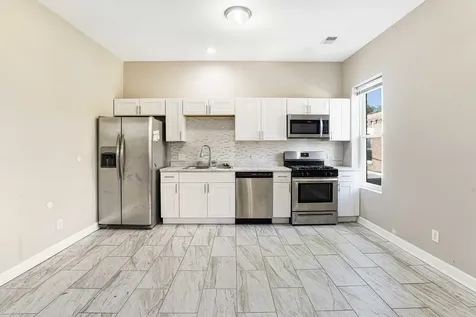 6438 South Eberhart Avenue Chicago IL 60637