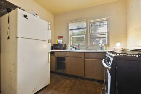 402 Royal Avenue Rockford IL 61101