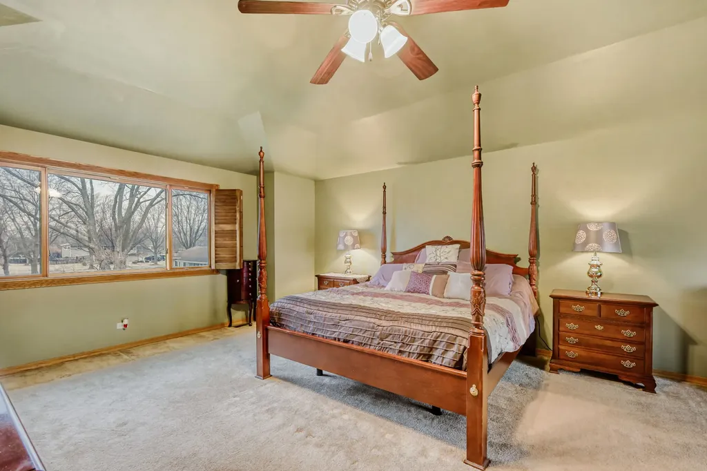 1413 Weyers Court Schaumburg IL 60193