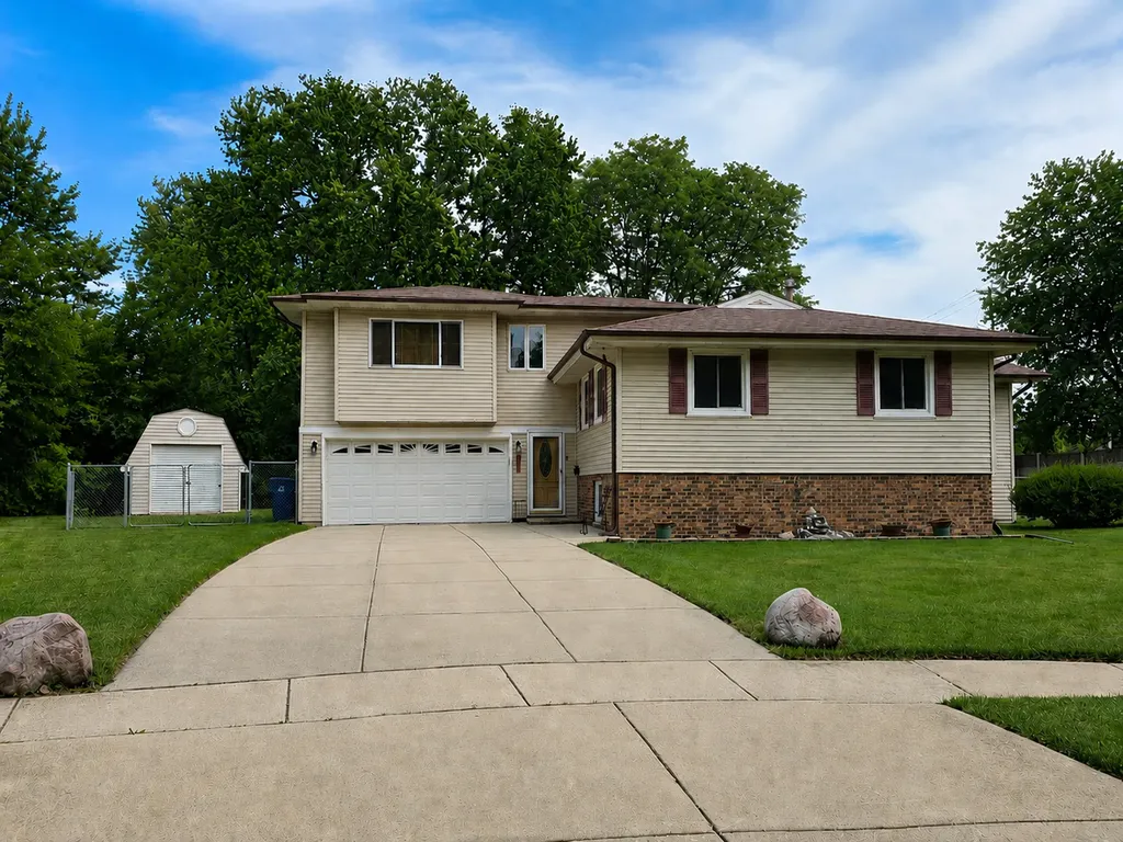 1413 Weyers Court Schaumburg IL 60193