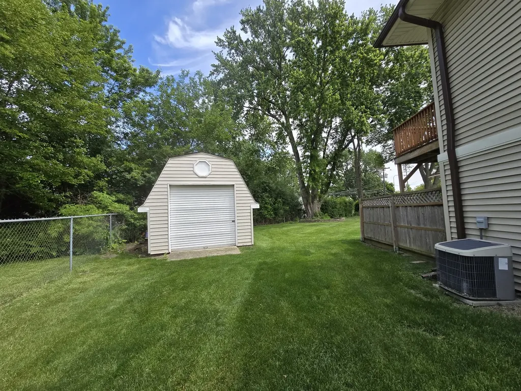 1413 Weyers Court Schaumburg IL 60193