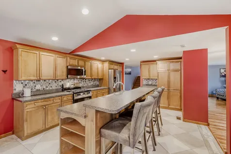1413 Weyers Court Schaumburg IL 60193