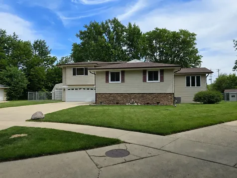 1413 Weyers Court Schaumburg IL 60193