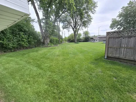 1413 Weyers Court Schaumburg IL 60193