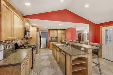 1413 Weyers Court Schaumburg IL 60193