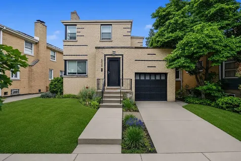 6938 Riverside Drive Berwyn IL 60402