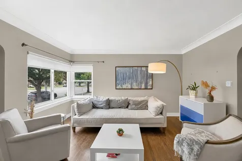 6938 Riverside Drive Berwyn IL 60402