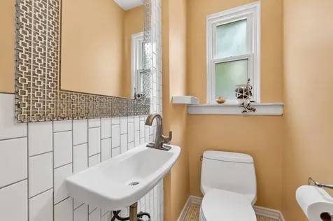 6938 Riverside Drive Berwyn IL 60402