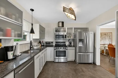 6938 Riverside Drive Berwyn IL 60402