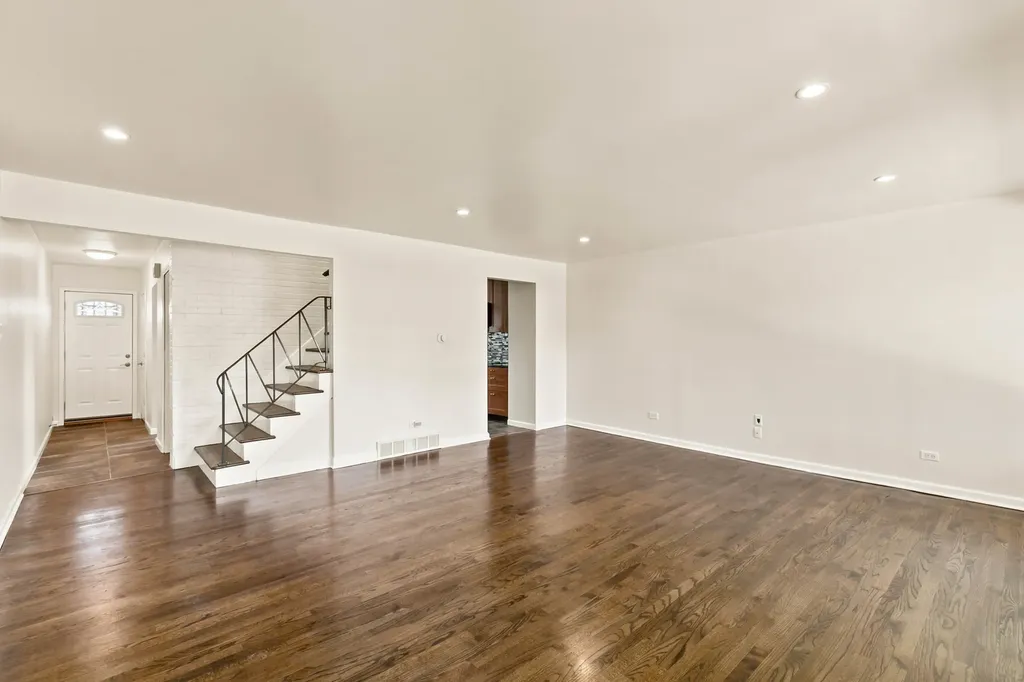 1727 East 74th Street Chicago IL 60649