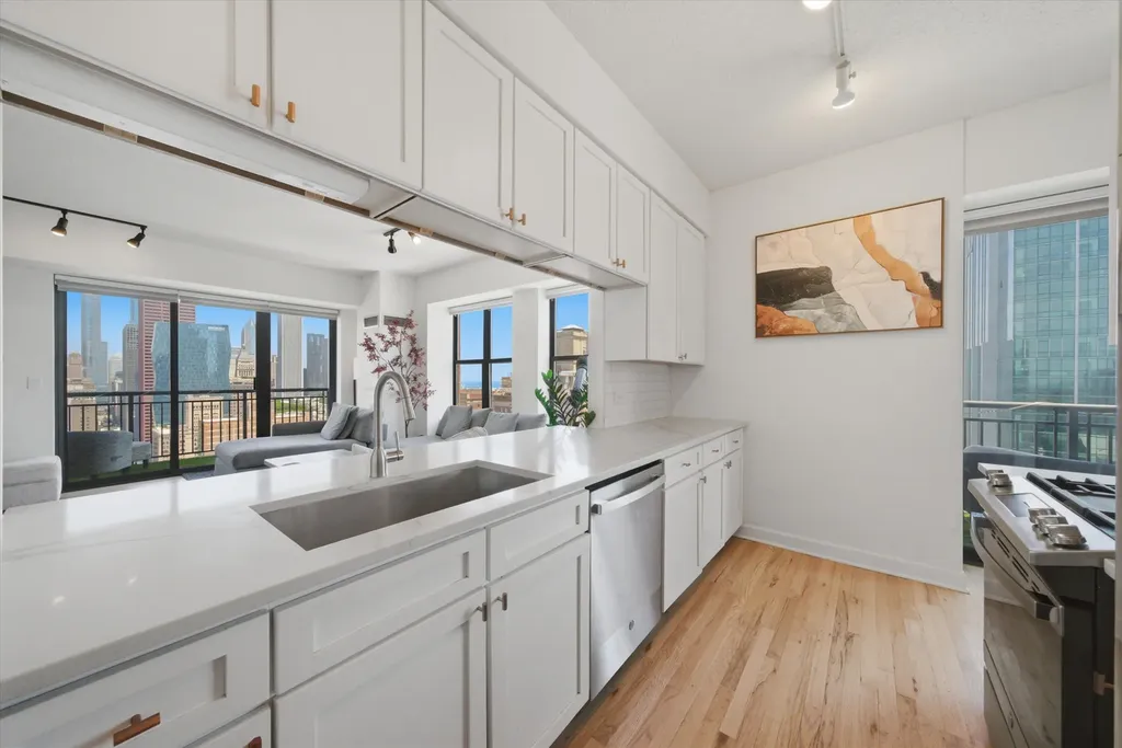 41 East 8th Street Chicago IL 60605