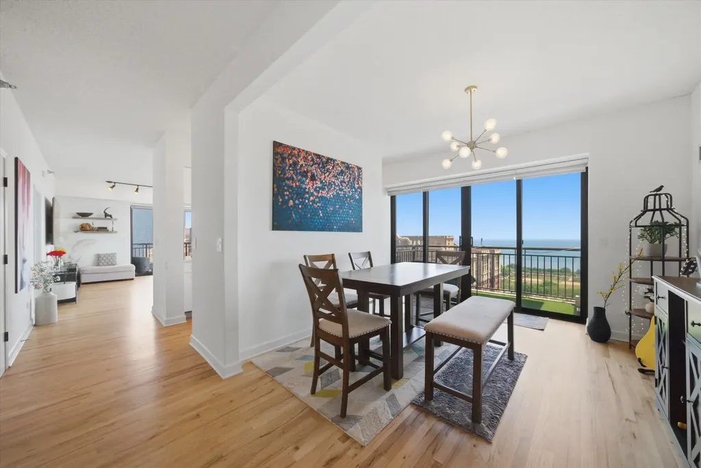 41 East 8th Street Chicago IL 60605