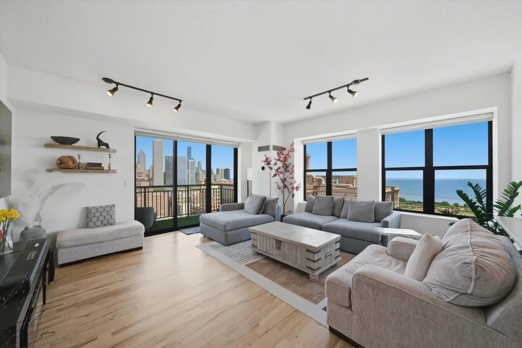 41 East 8th Street Chicago IL 60605