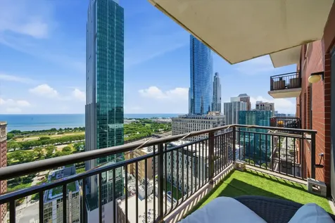 41 East 8th Street Chicago IL 60605