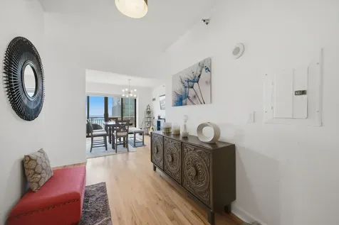 41 East 8th Street Chicago IL 60605