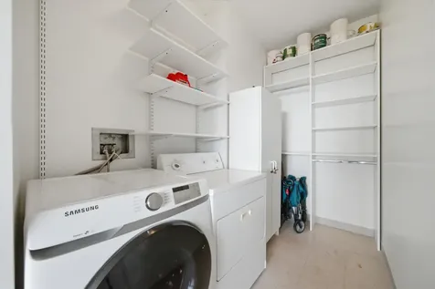 41 East 8th Street Chicago IL 60605