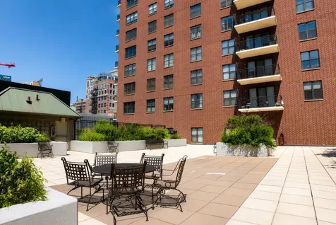 41 East 8th Street Chicago IL 60605