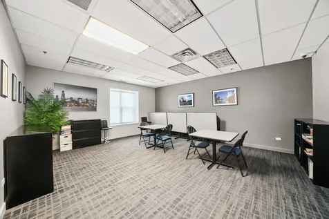 41 East 8th Street Chicago IL 60605