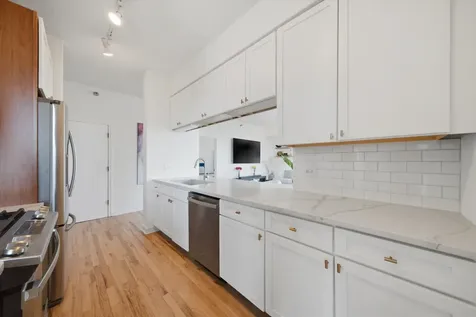 41 East 8th Street Chicago IL 60605