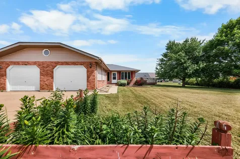 18 Warren Drive Mazon IL 60444