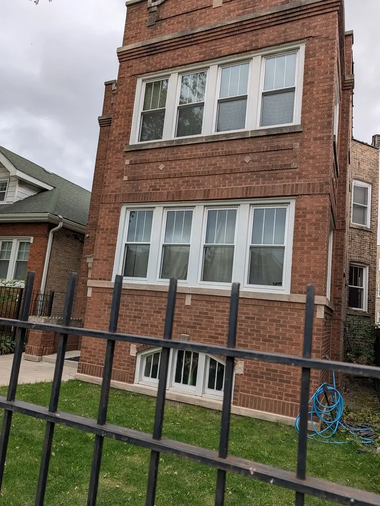 4055 West Nelson Street Chicago IL 60641