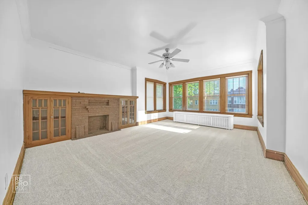4055 West Nelson Street Chicago IL 60641