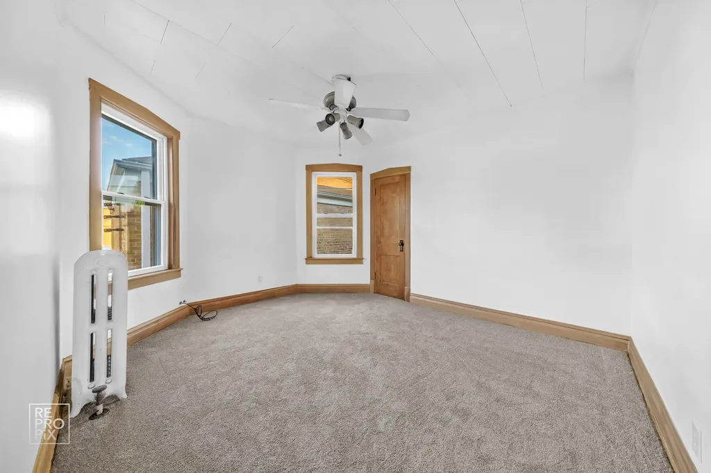 4055 West Nelson Street Chicago IL 60641