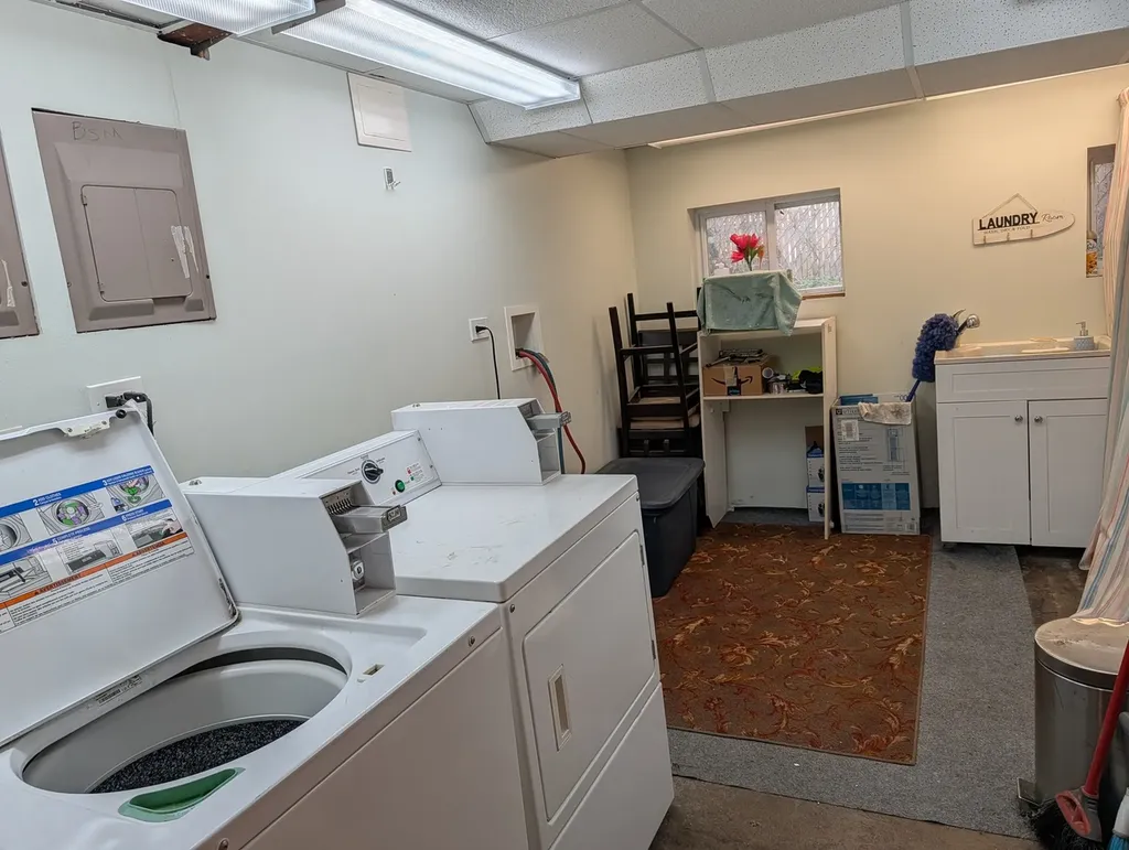 4055 West Nelson Street Chicago IL 60641