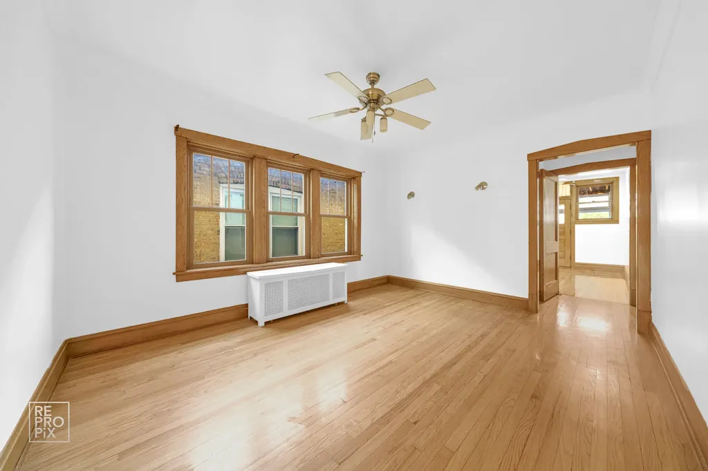 4055 West Nelson Street Chicago IL 60641