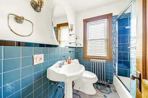 4055 West Nelson Street Chicago IL 60641