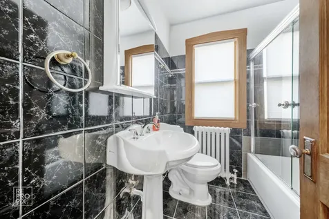 4055 West Nelson Street Chicago IL 60641