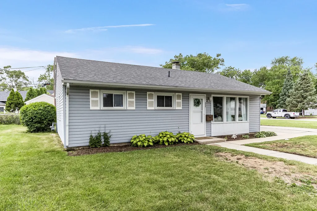 232 Westgate Drive Aurora IL 60506