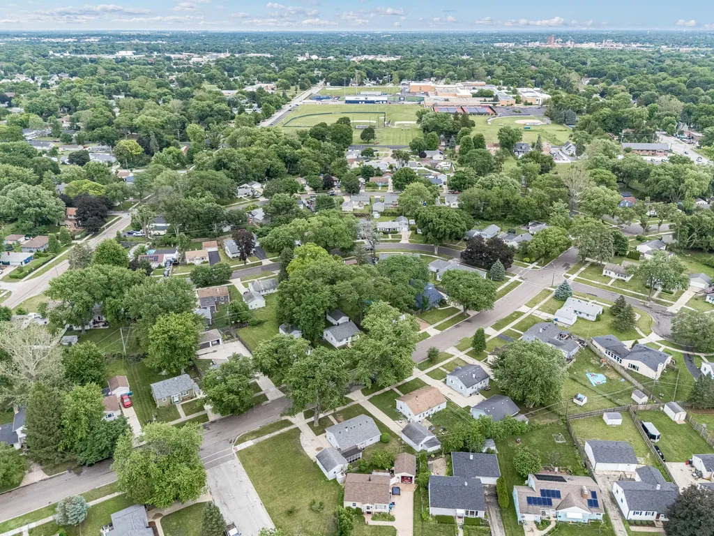 232 Westgate Drive Aurora IL 60506